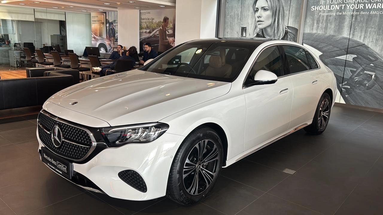 Mercedes chauffeur car